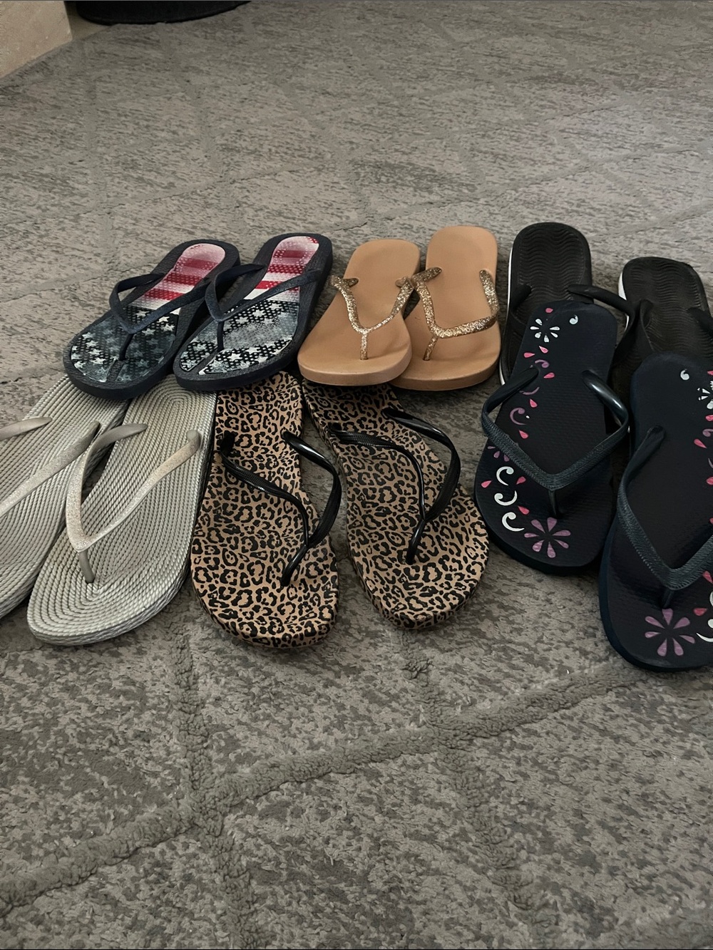 6 pairs Women’s Leopard Print Flip Flop Sandals - Black Straps